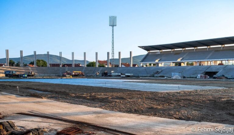 Stadiumi "Adem Jashari" (foto: Fehmi Sejdijaj)